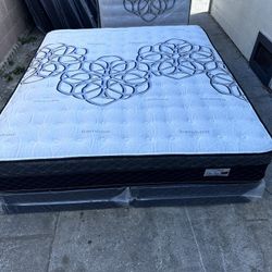 Cal King Size Mattress Pillow Top New 12”