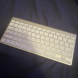 Apple Bluetooth Keyboard 