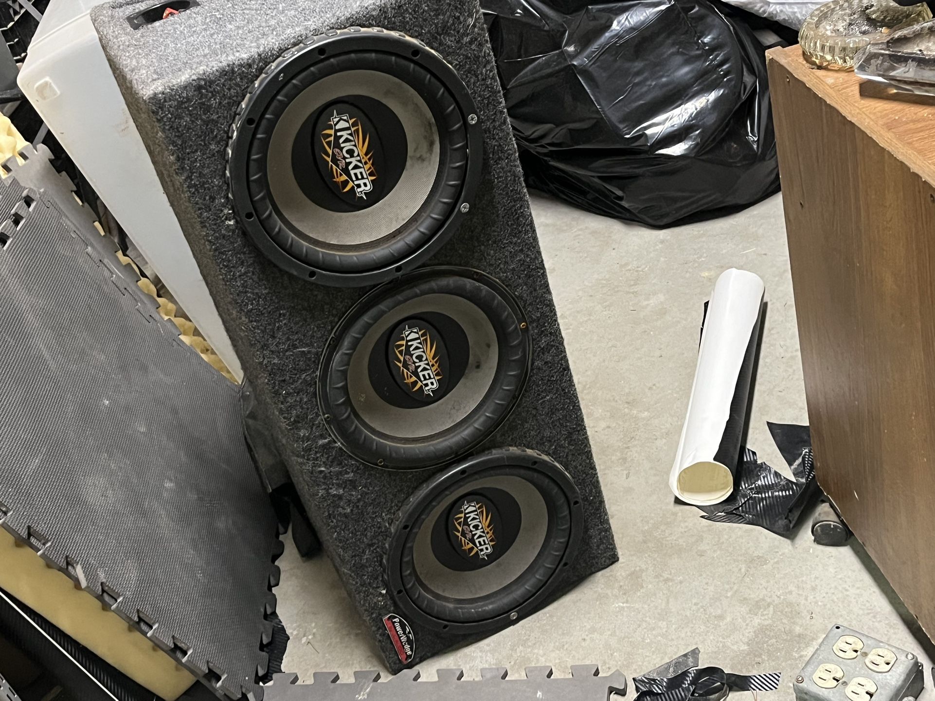 3 10” Kickers and Box