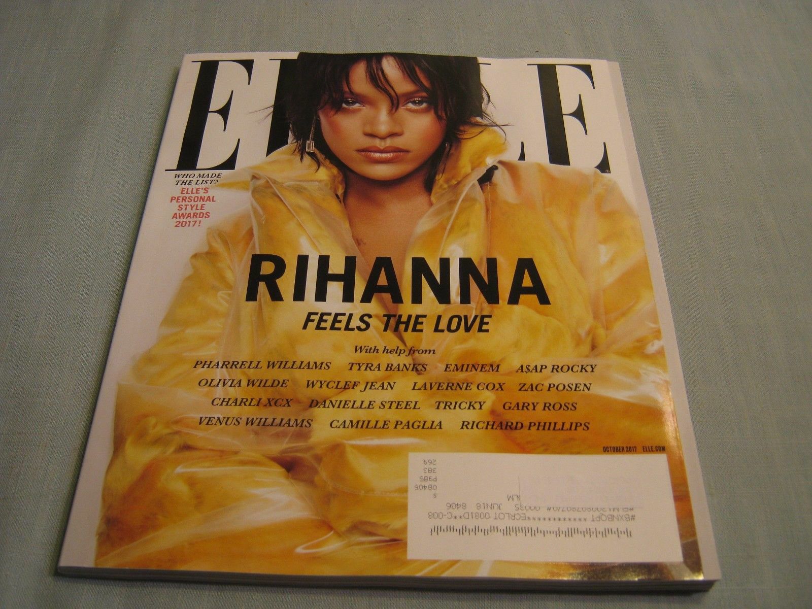 ELLE MAGAZINE October 2017 RIHANNA FEELS THE LOVE Elle's Personal Style Awards..never read...