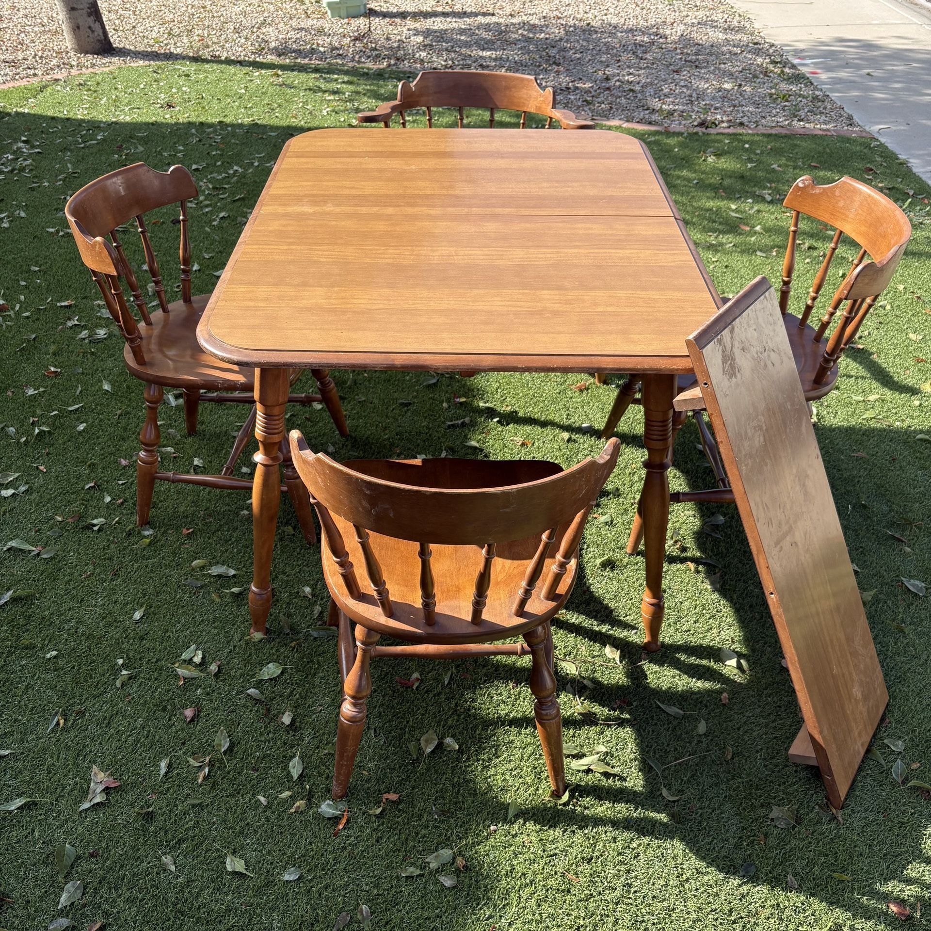 Vintage Rock Point Maple Table & Chairs 