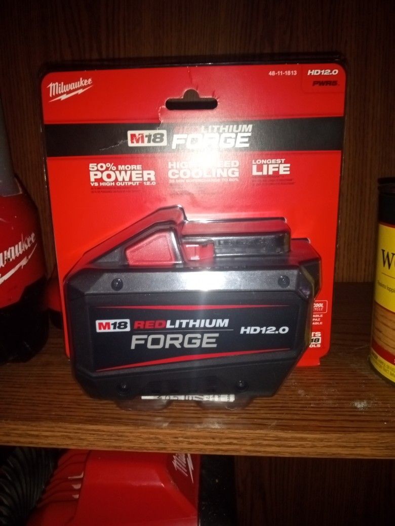 Milwaukee 12.0 Forge Battery
