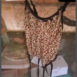 A. Sexy Leopard Langerie Outfit W/ Hand Covers & Knee Highs 