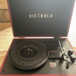 Portable turntable turntable suitcase style from the Victrola brand.