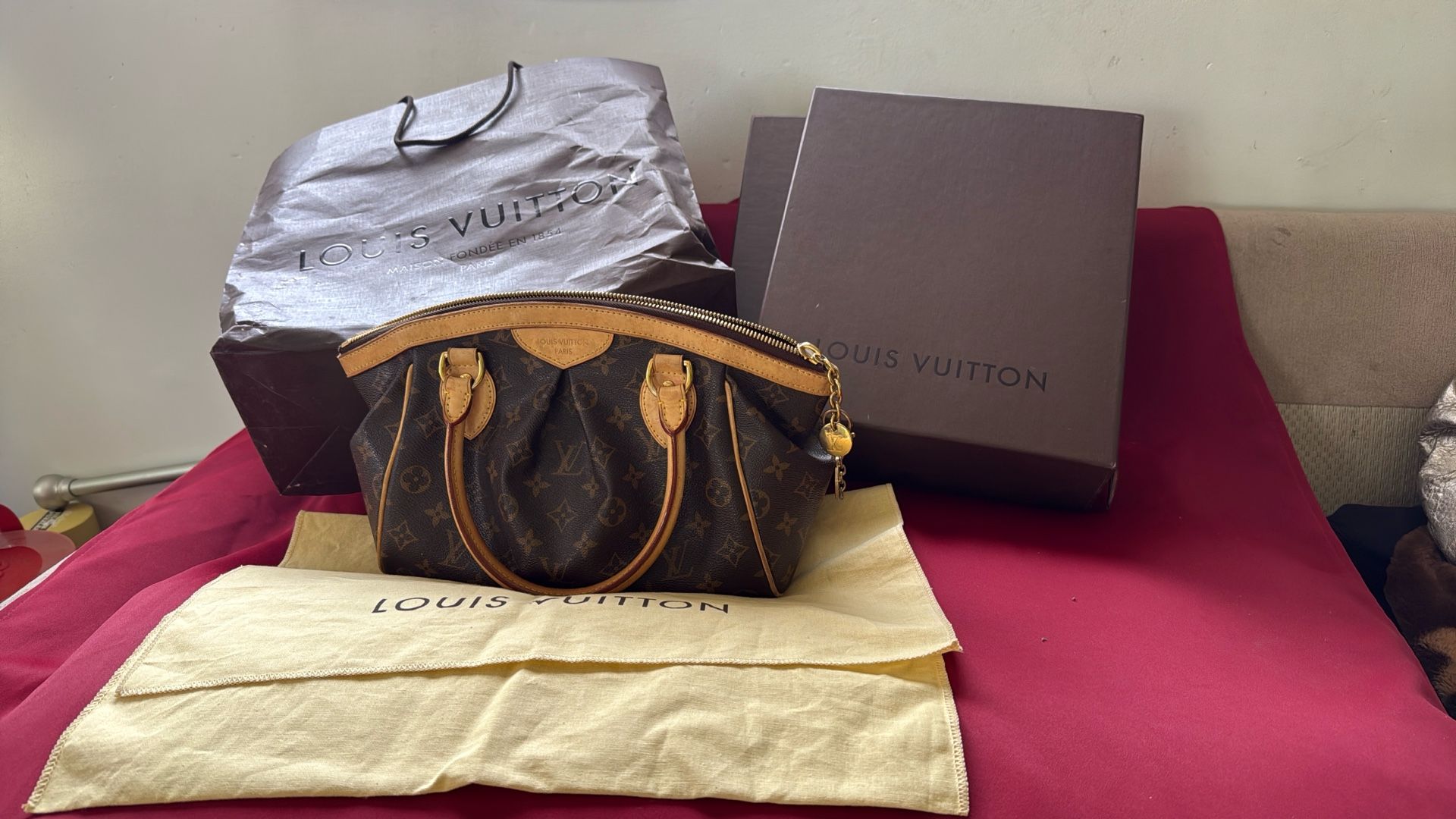 Louis Vuitton Bag Excellent Condition