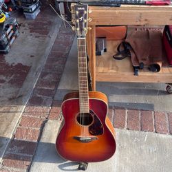 Yamaha Acoustic Guitar