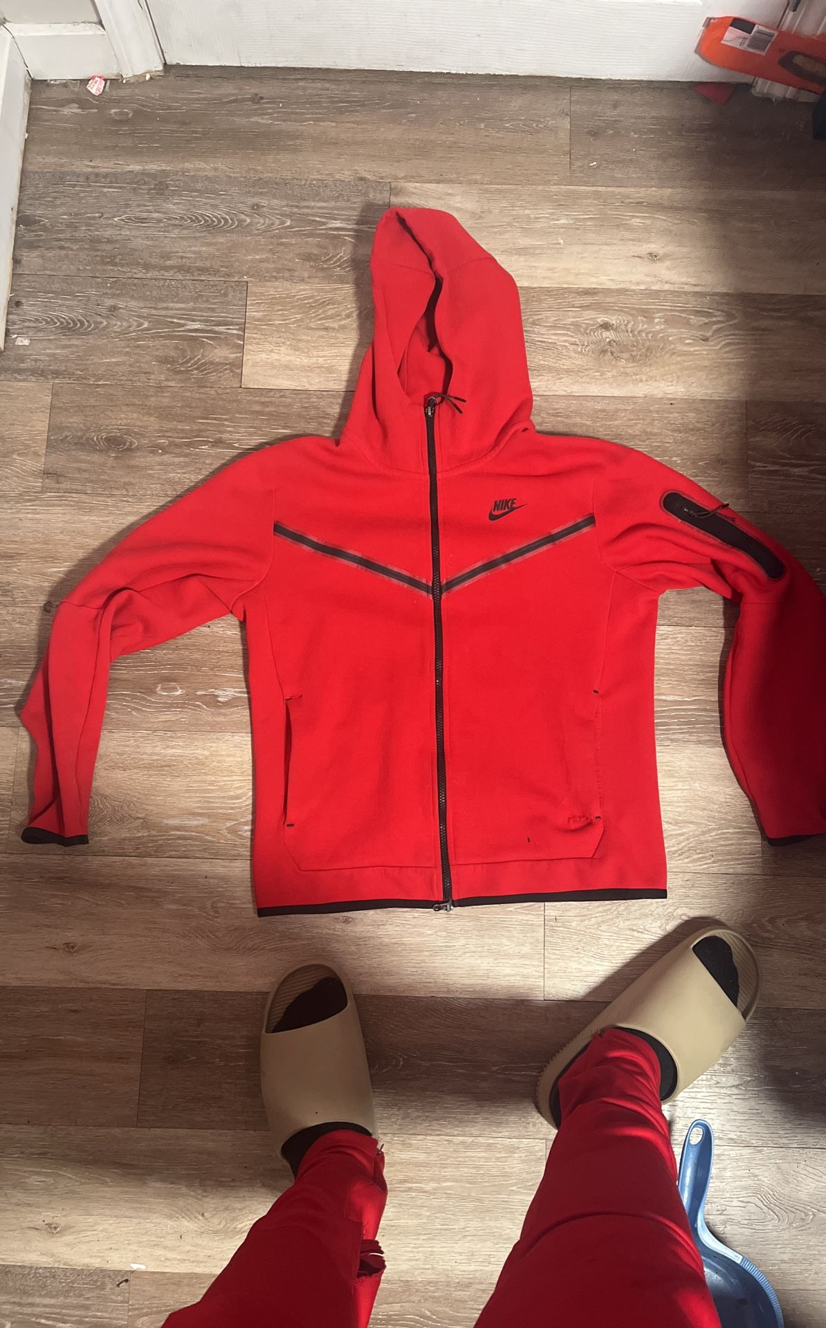 Red Nike Tech