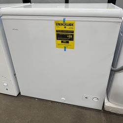 Vissani 7.0 cu. ft. Manual Defrost Chest Freezer with LED Light in White, Garage Ready