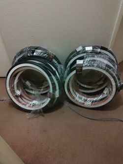 20" White Walls Brick Pattern