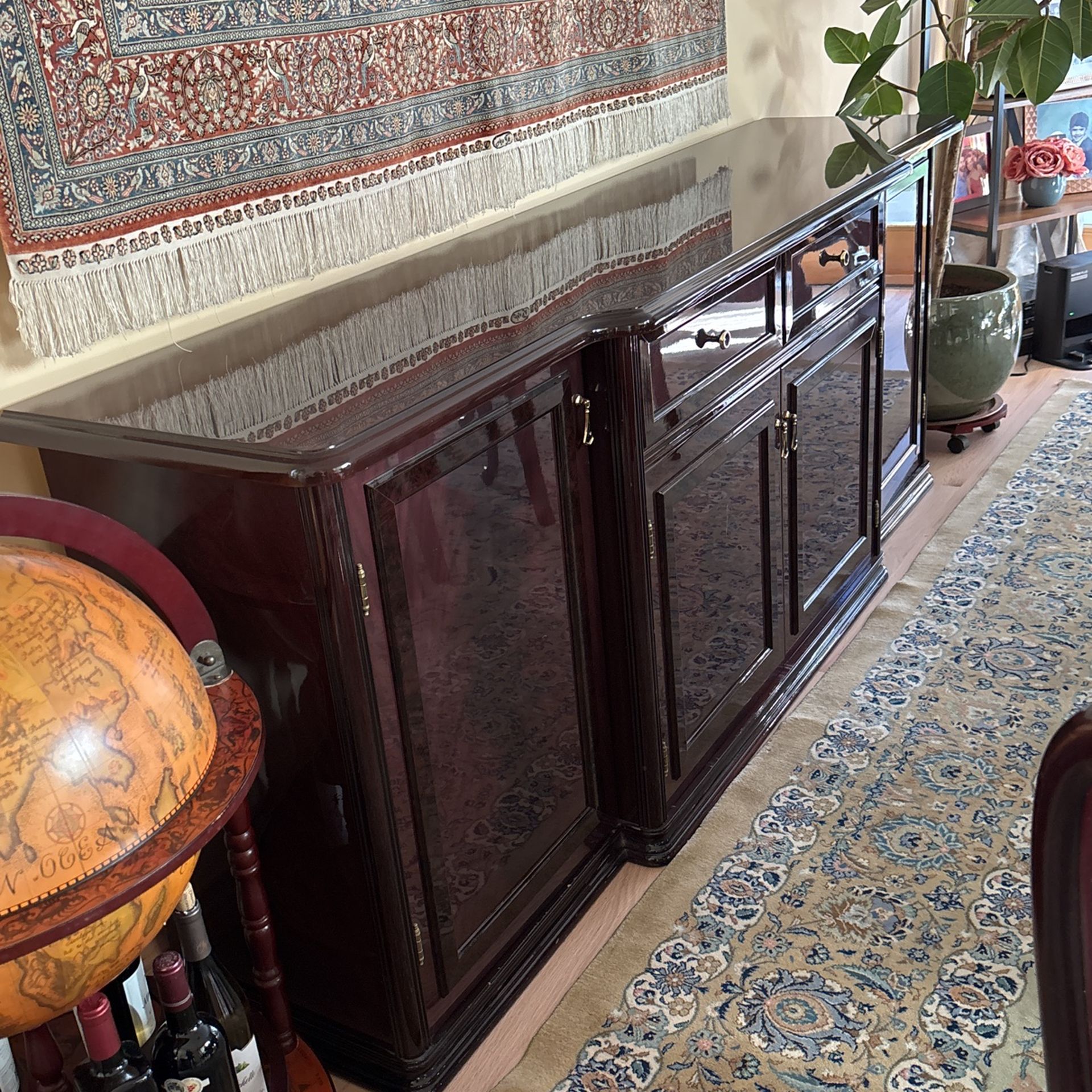 Living Room Mohagany Credenza