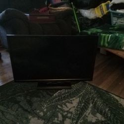 32" Insignia Tv