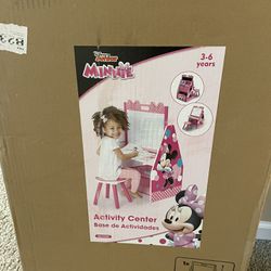 Minnie Mouse Kids Art Table