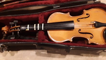 Violin with case 1/2 model will need a tune up