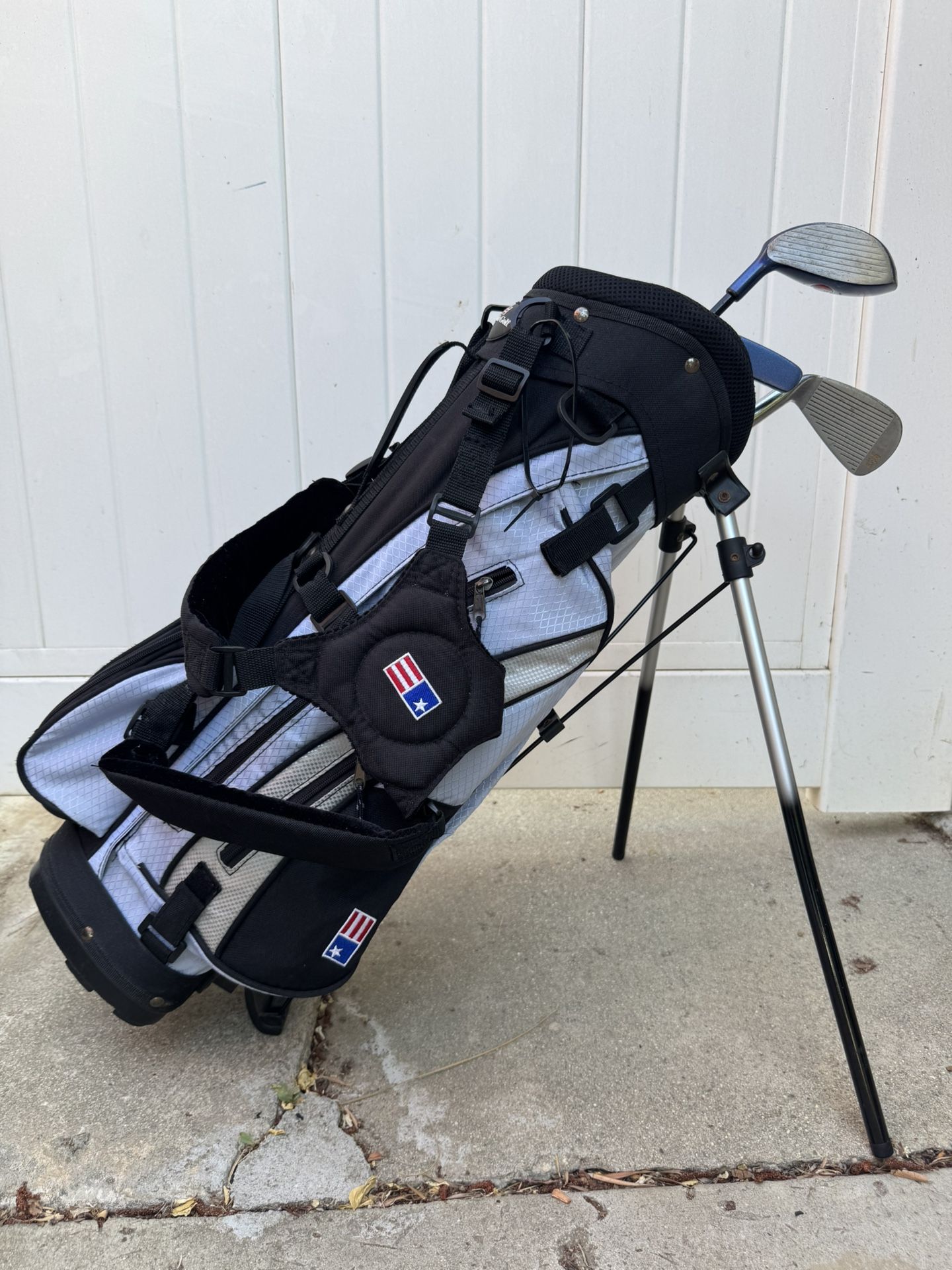 Kids Juniors Golf Clubs and Bag