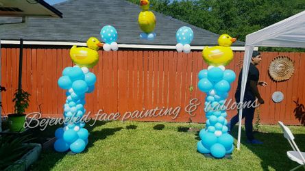 Baby Shower balloon arch