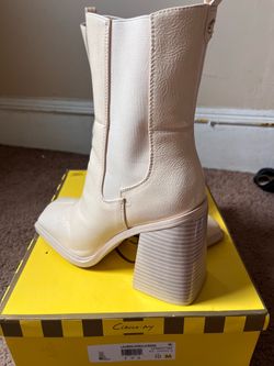 Circus brand boots size 10