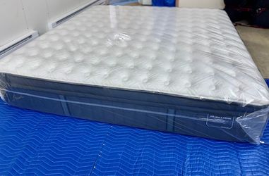 King firm Stearns &foster pillow top (mattress only) extra charge delivery