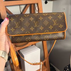 Louis Vuitton twin pochette  GM 