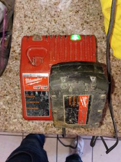 Milwaukee 18v charger and battery