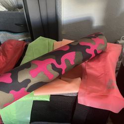 Everybody Si FAT they Would Not Know What To Go With This Shit. 4 Resistance Bands & Squat Bar Cushion  Yoga MST Too