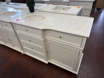 Hampton Harbor 48 in. W x 22 in. D x 35 in. H Single Sink Freestanding Bath Vanity in Gray with White Marble Top