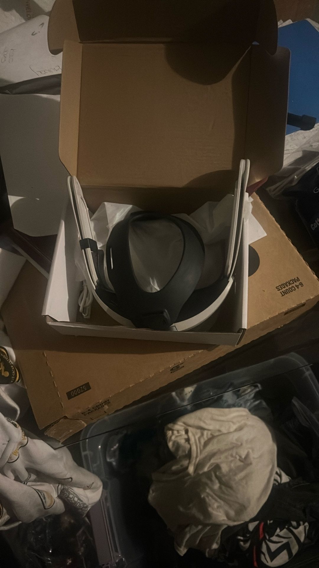 Metaquest VR headset
