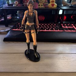 Tomb Raider Figure