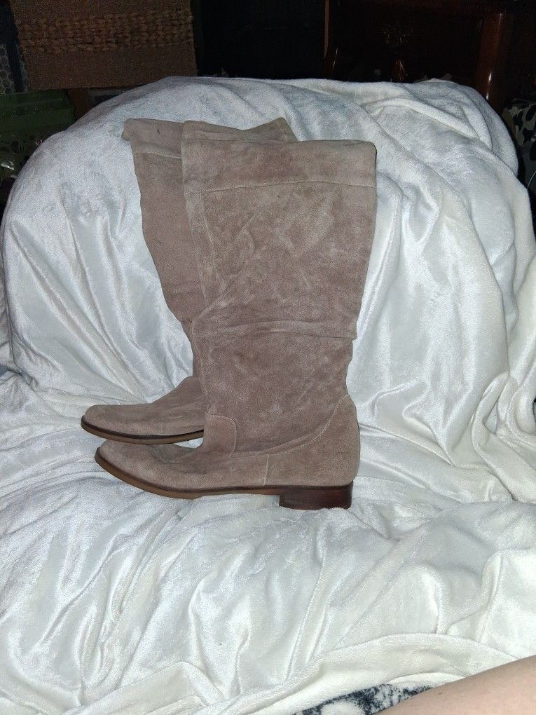 LSuede Boots