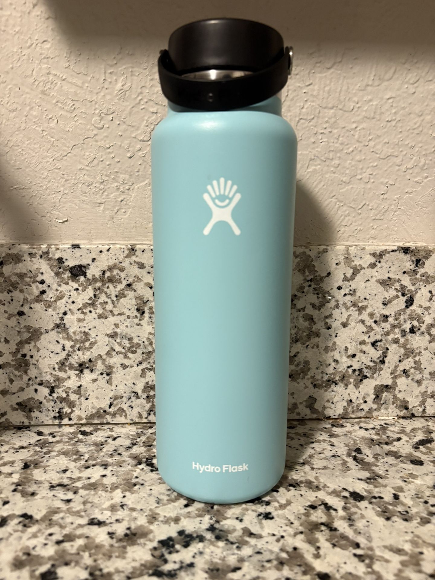 Hydroflask Water bottle