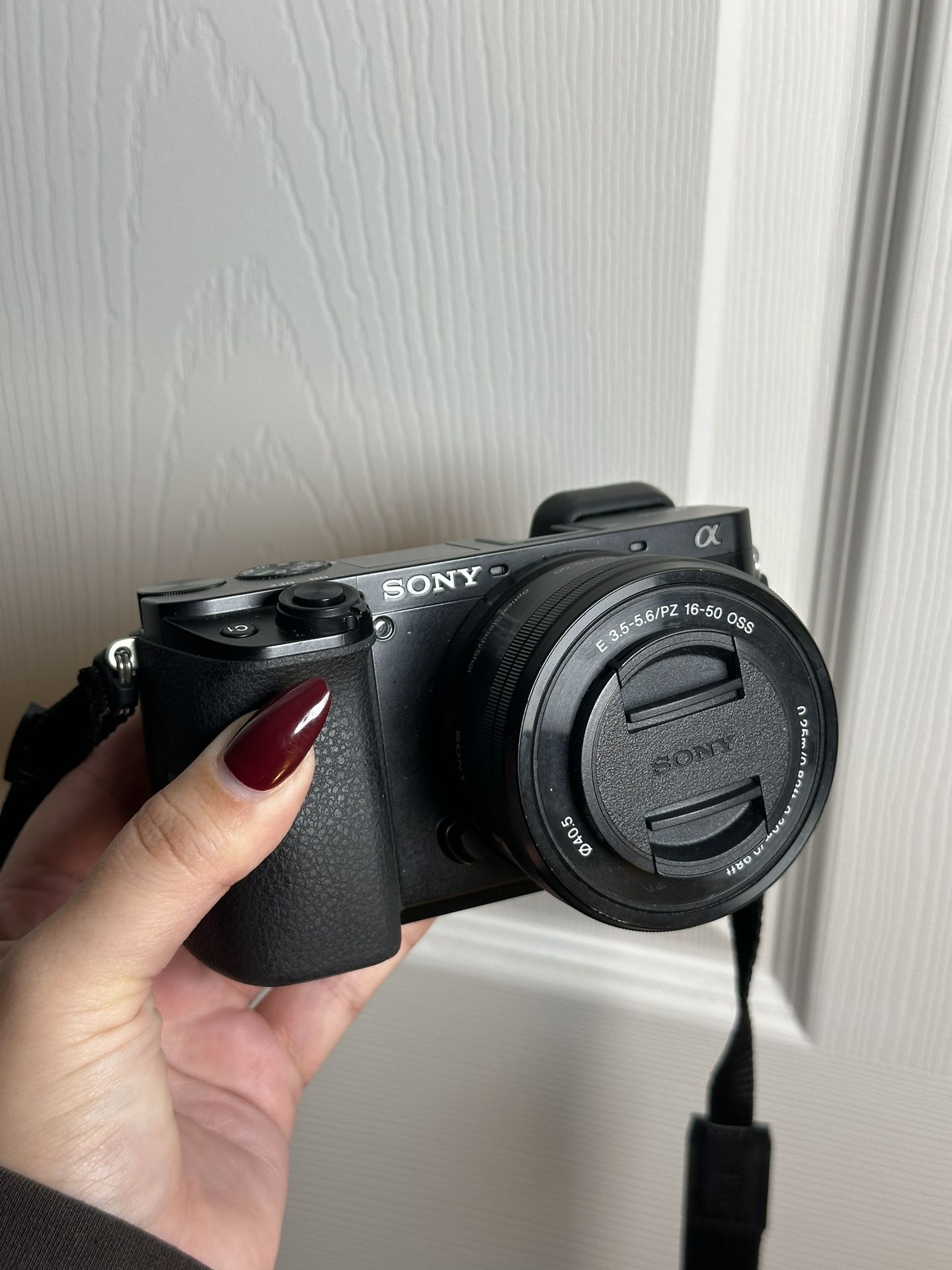 Sony A6100 | Barely used | Perfect condition