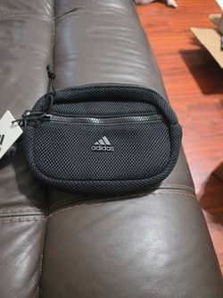 Adidas waist pack $10 PRICE IS FIRM