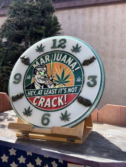 12” Wooden Weed Clock With Fake Buds.