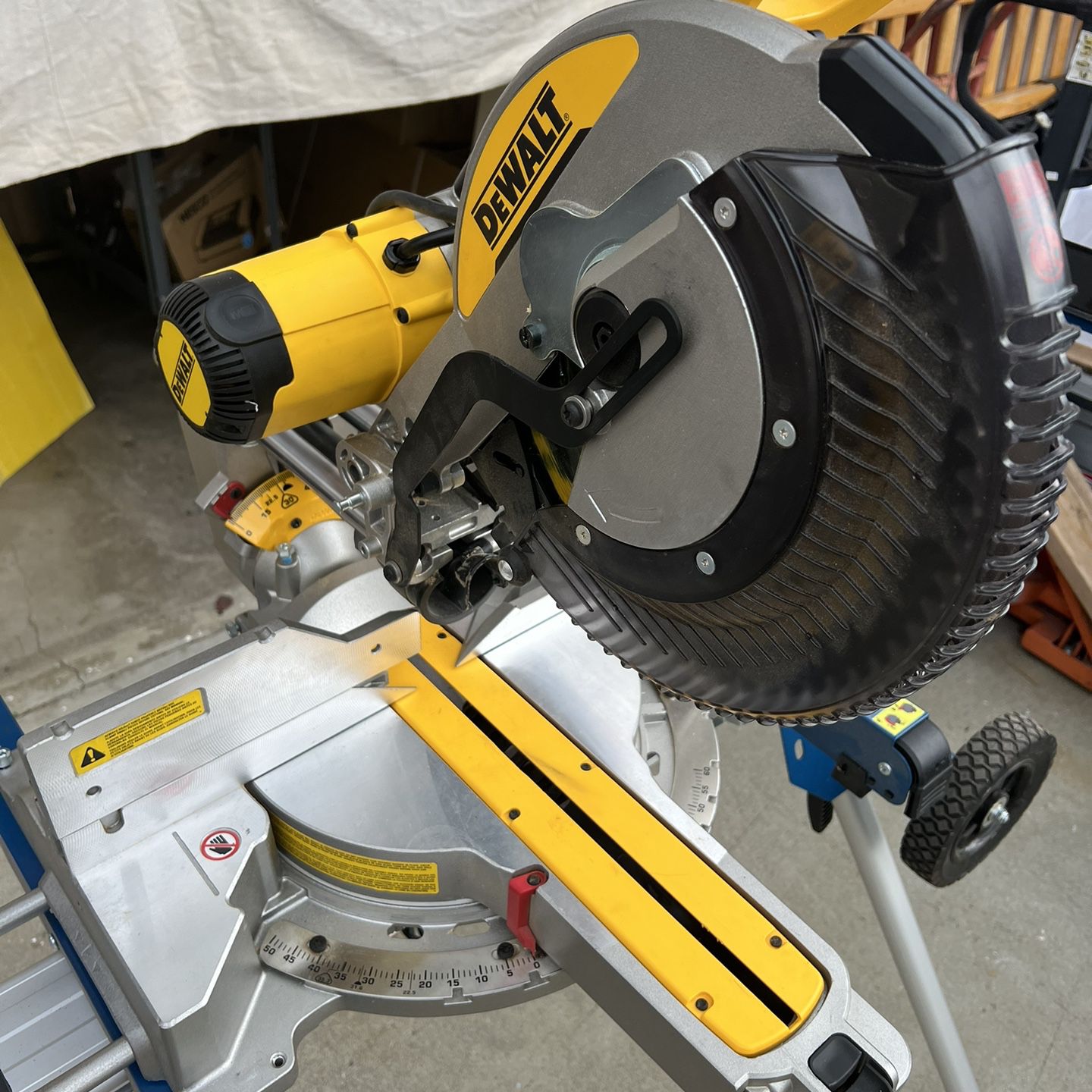 Dewall 12” Double Bevel Miter Saw