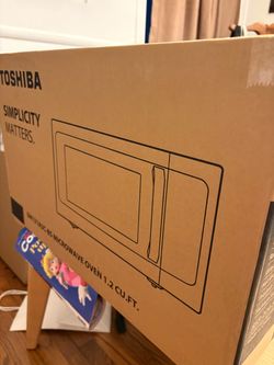 Toshiba Microwave Oven 1.2 Cu. Ft.