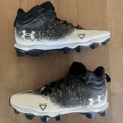 Under Armour Football Cleats Men’s 7 Excellent  Condition!!
