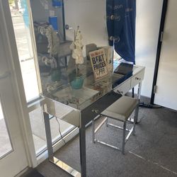 Vanity $699 With Stool! 💜🩷🌟
