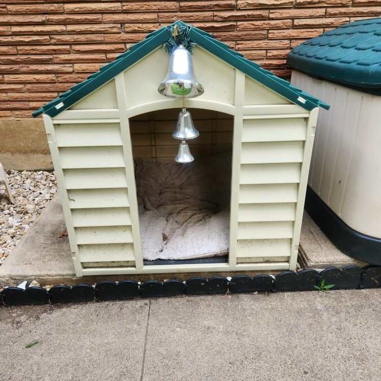 Large Outdoor Dog House