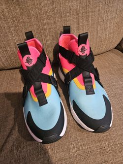 Nike Air Huarache City Women's - Size 11