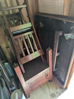 (Must Sell)Table and 4 Chairs