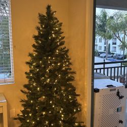 7ft Christmas Tree W Lights