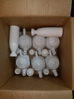 White Ceramic Teapots and Sake Set
White ceramic sake set