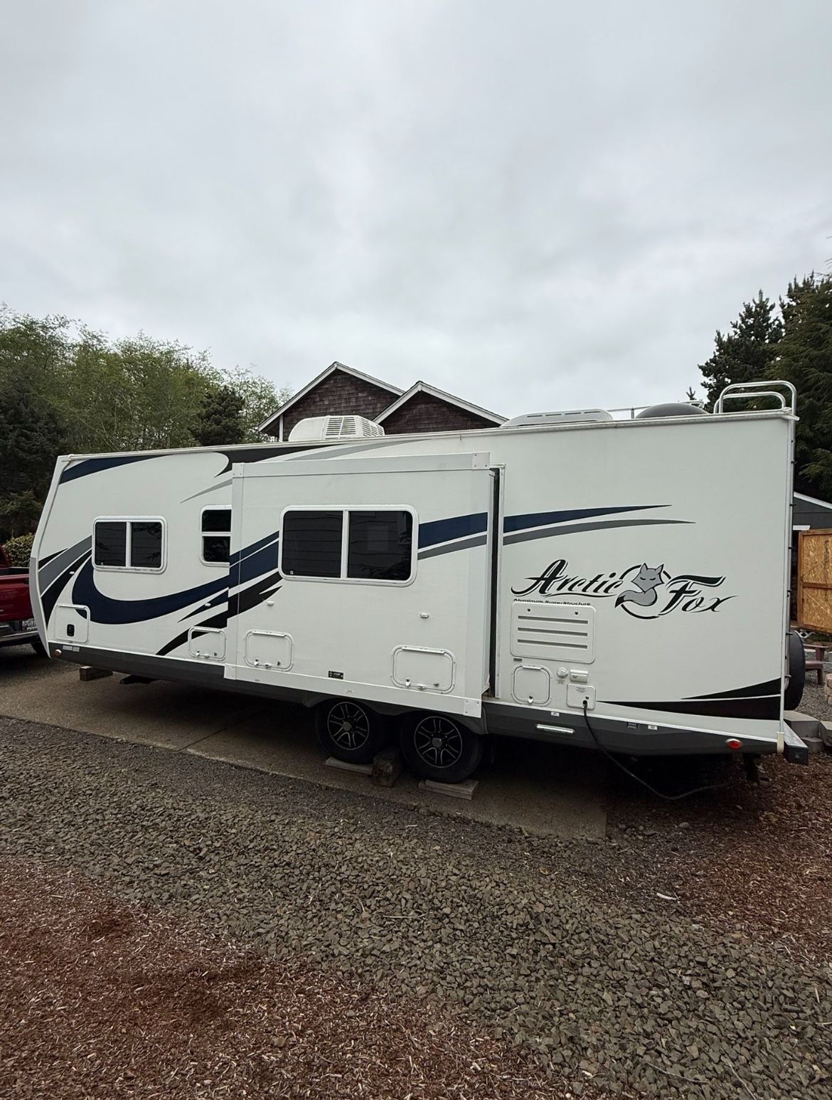 2017 Arctic Fox 25R