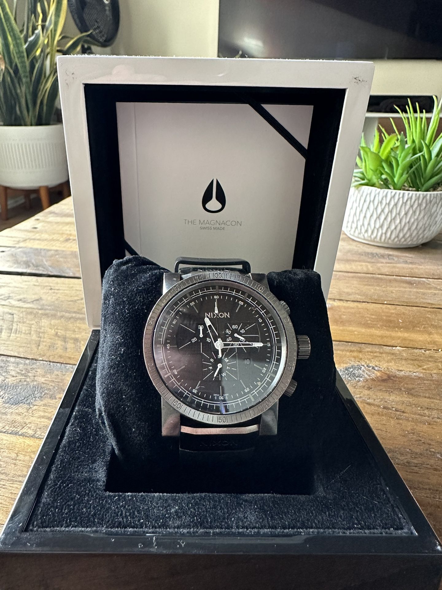 Nixon Watch — The Magnacon