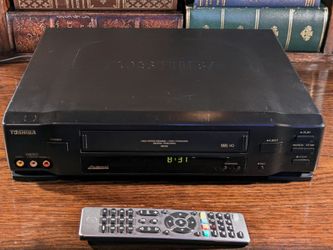 Toshiba M-650 VCR (VHS HQ) Video Cassette Recorder with Remote