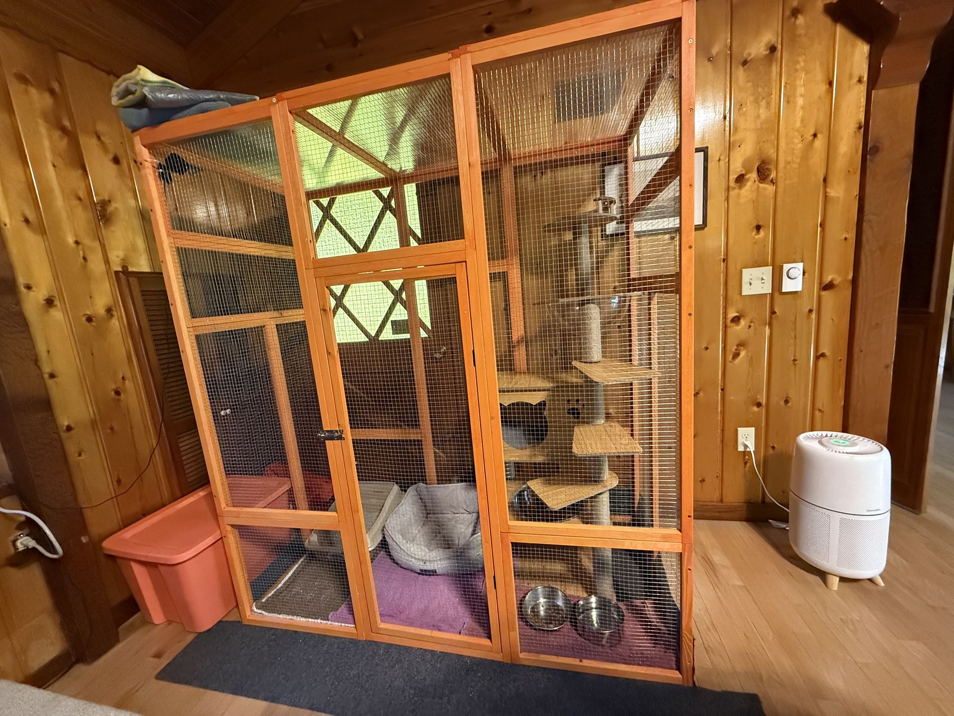 Catio, Wooden