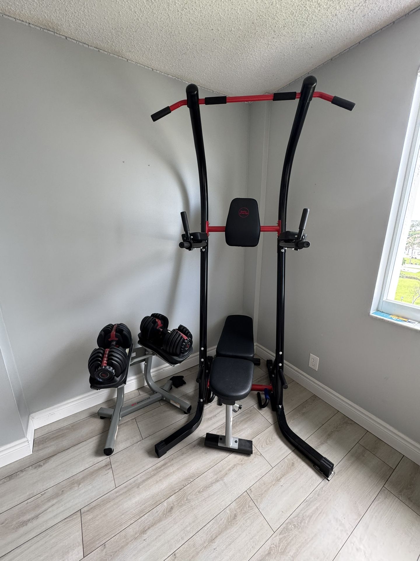 Exercise Tower - Pull-ups, Push-Ups, Dips, Leg Raises