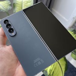 Amazing Deal On A Perfect UNLOCKED Samsung Galaxy Z Fold4