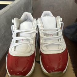 Air Jordan Retro 11 Low Cherry