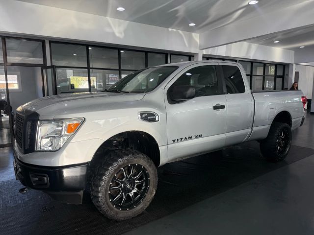 2017 Nissan TITAN XD King Cab