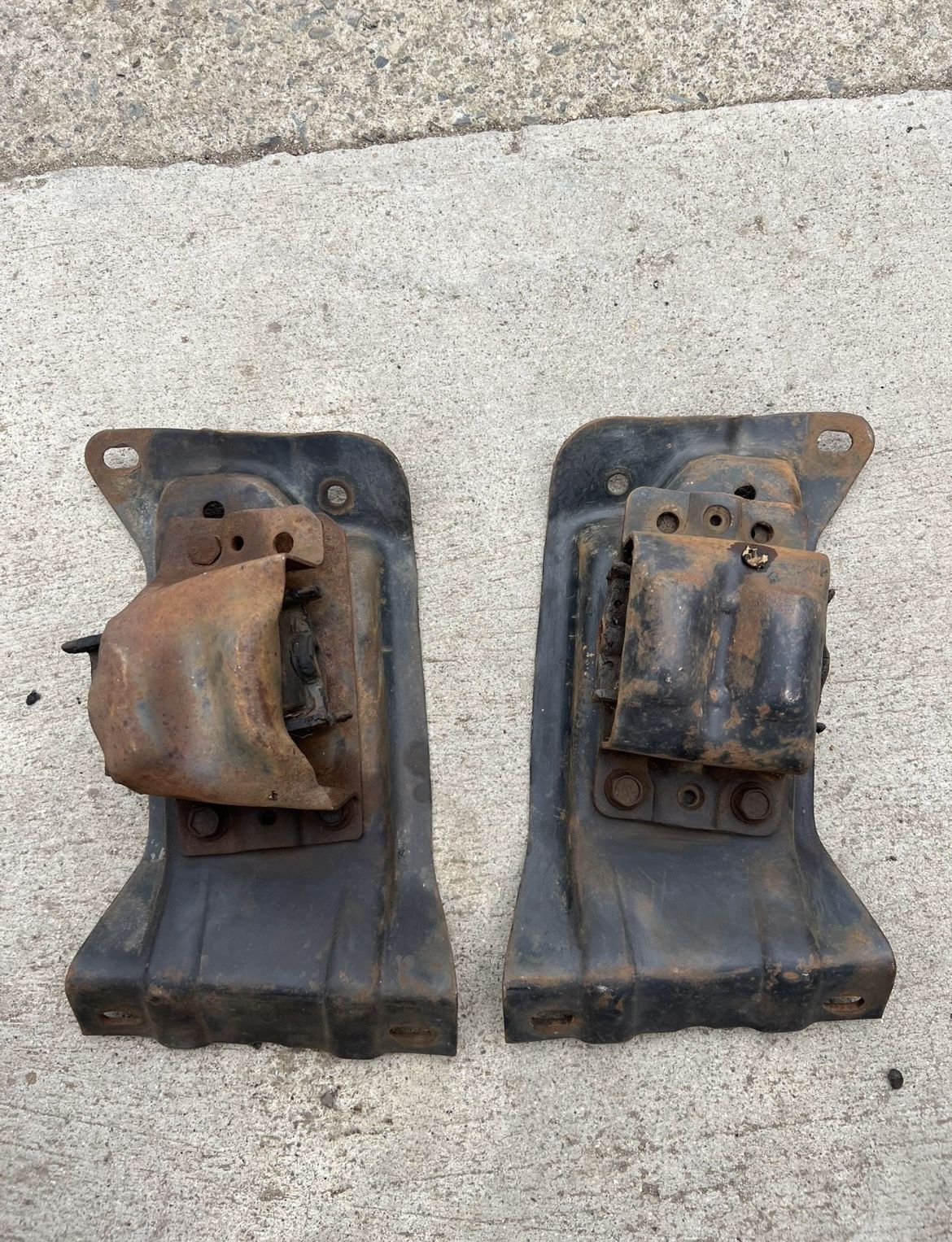 Chevy Chassis/ Motor Mount Supports Buick Skylark Apollo/ Chevy Camaro/ Belair/ Blazer/GMC